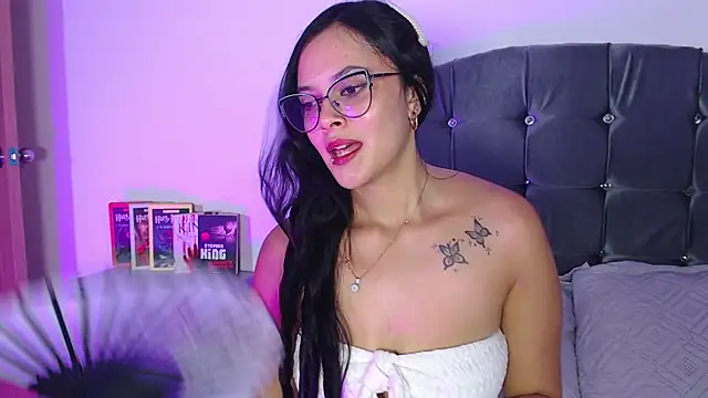EmmaCurvyy webcam