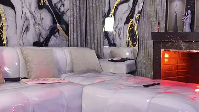 ChloeLombardi_ webcam