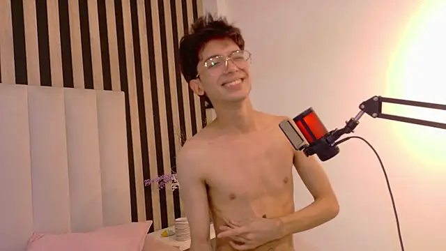 Twink_Sebas7 webcam