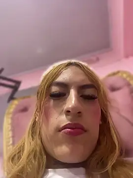 NicolleMonroee webcam