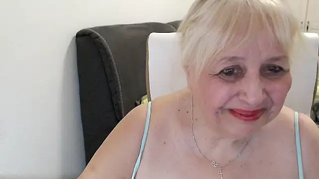 SusiLifeXXX webcam