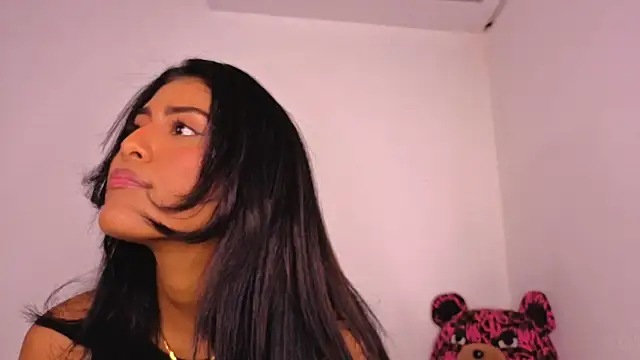 Zyrelia_Vael webcam