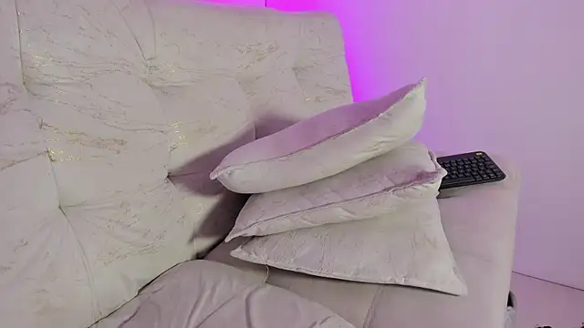 LiaCampbell_ webcam