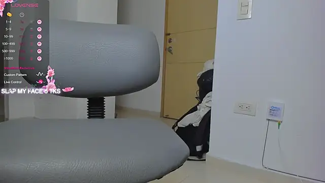 Asher_Young webcam