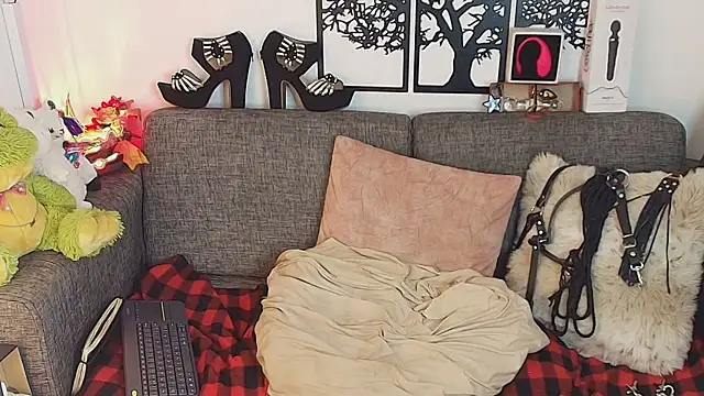 Angelabrowm webcam