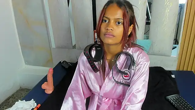 Nicky_Nicoole webcam