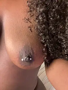 3xoticNiyah webcam