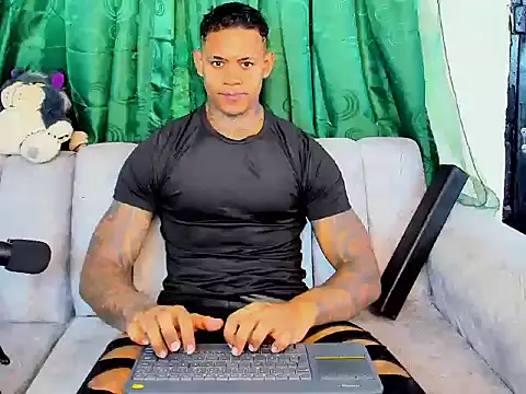 Jared_Kushhs webcam