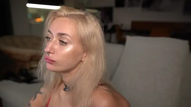 _Kiss_me_hard_ live sex cam