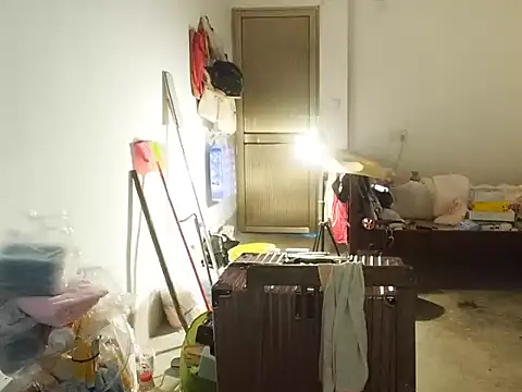 RebelAura live cam on StripChat
