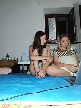 ella_maya webcam