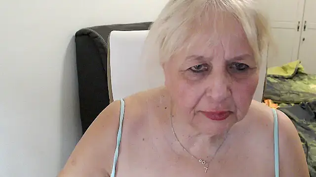 SusiLifeXXX webcam