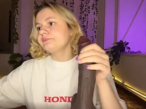 MoonIvy_ webcam