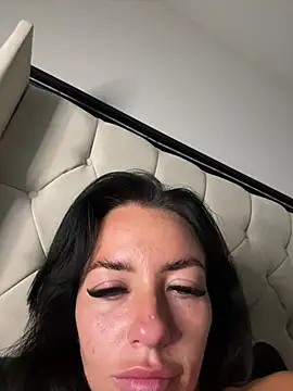 BELLABLACKXUK webcam