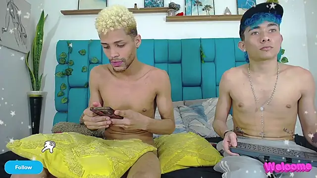 STRANGER_BOYS webcam