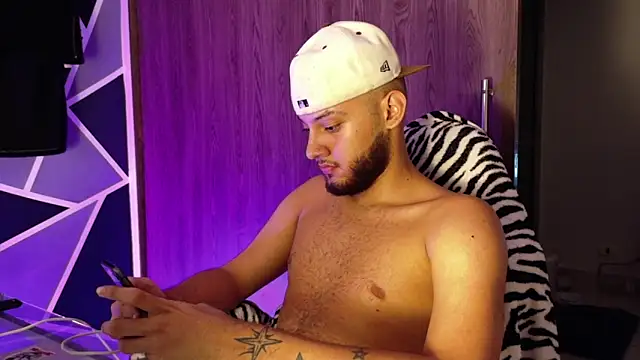 Ryan_Miller111 webcam