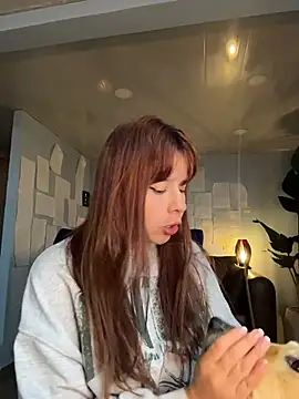 Canneela live cam on StripChat
