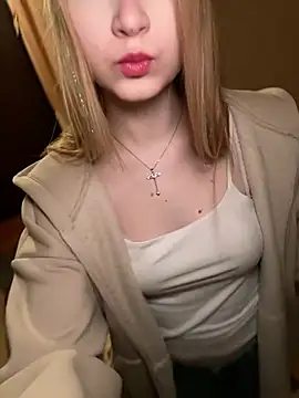 MarlboroWeb live cam on StripChat