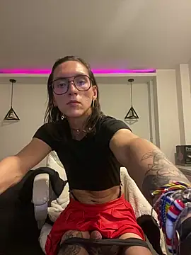 Elysianpair live cam on StripChat