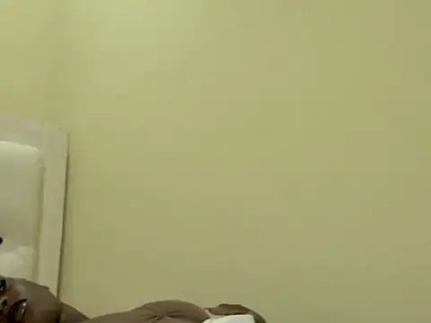 LovelyQueenR live cam on StripChat