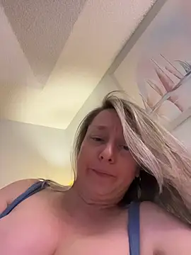 le modèle Vivian_MayXxX est en webcam porno dans un show sur le site stripchat, il possède les tags suivants: couples,american,best,big-ass,big-nipples,big-tits,blowjob,cam2cam,cock-rating,dildo-or-vibrator,fingering,hairy,hd,interactive-toys,middle-priced-privates,mobile,orgasm,recordable-privates,recordable-publics,sex-toys,shower,squirt,topless,twerk,girls,ame