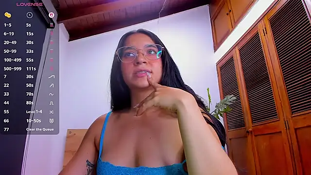 lalytulu99 live cam on StripChat
