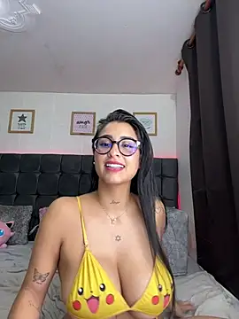 lovely_violet13 live cam on StripChat