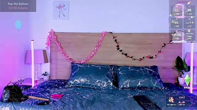 LaraRous webcam