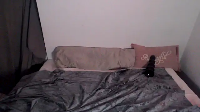 KynekoBtbf webcam