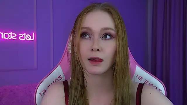 AgataFoxley webcam