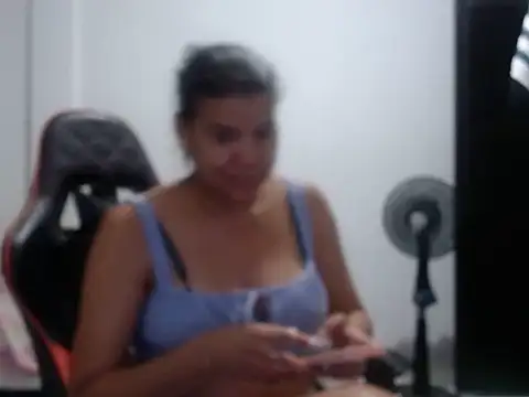 Adriana_0312 webcam