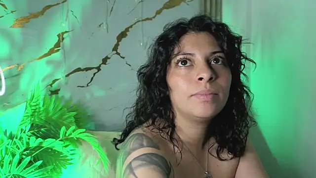 Iam_Issaa_ webcam
