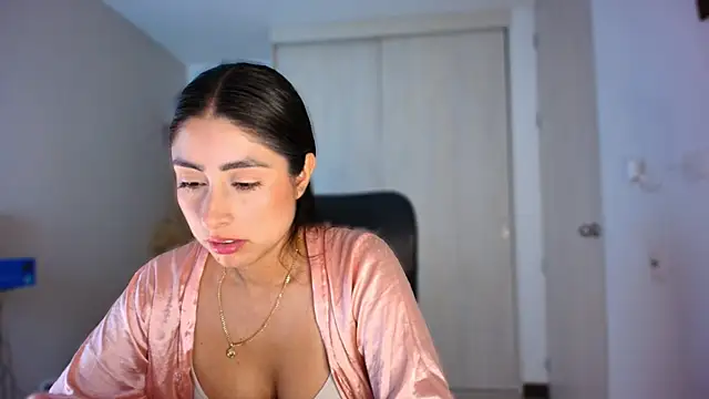 auroracaruso11 live cam on StripChat