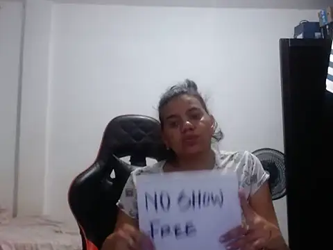 Adriana_0312 webcam