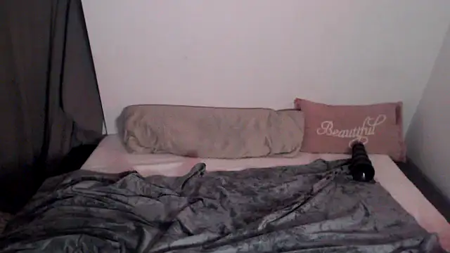 KynekoBtbf webcam