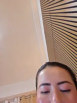 NeredaXxx webcam
