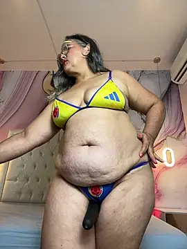 Lucy_Milf_474 webcam