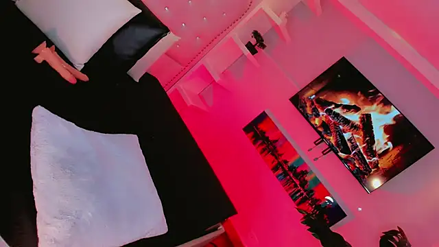 Maia_Hotts webcam