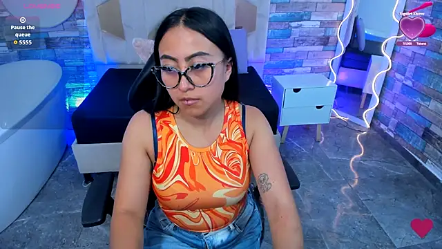 Amhira_Tay webcam