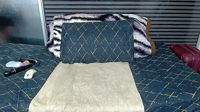 naughtymilf2026 webcam