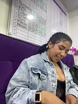 Taliaaa_Paris webcam