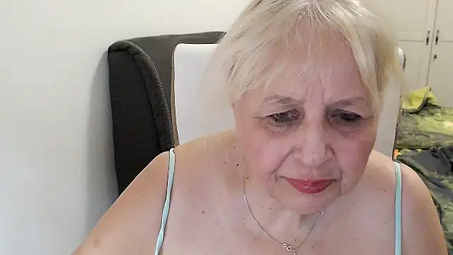 SusiLifeXXX webcam