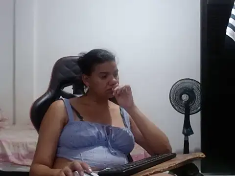 Adriana_0312 webcam