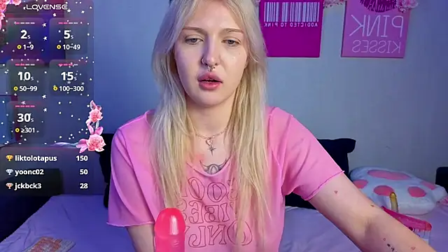 BlondieSummer webcam