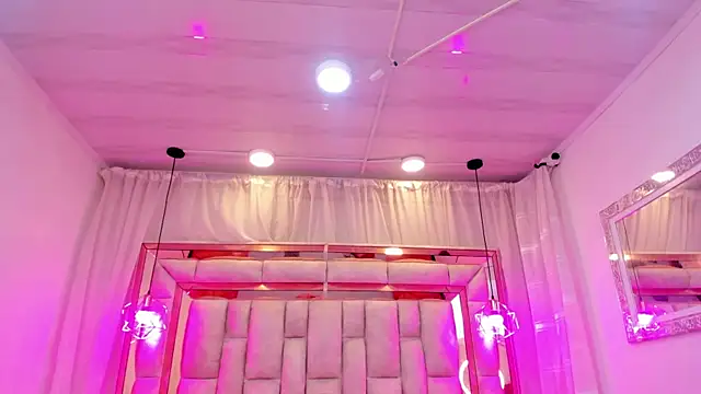 Francesca_Skuirt webcam
