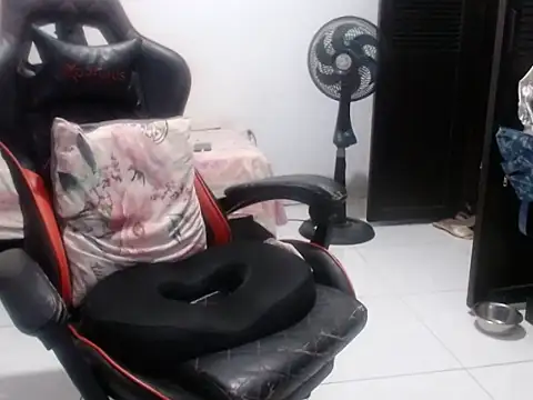 Adriana_0312 webcam