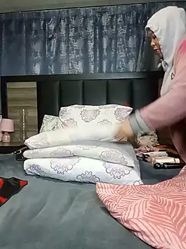 fat-flatty-assmommy (F mature) - Open Legs
