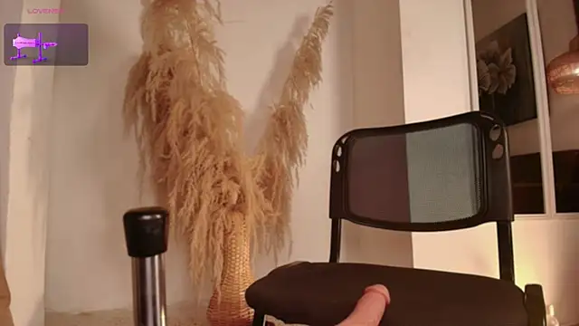 Hilaryebony_ webcam