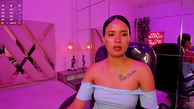 Ivonne_Latina webcam