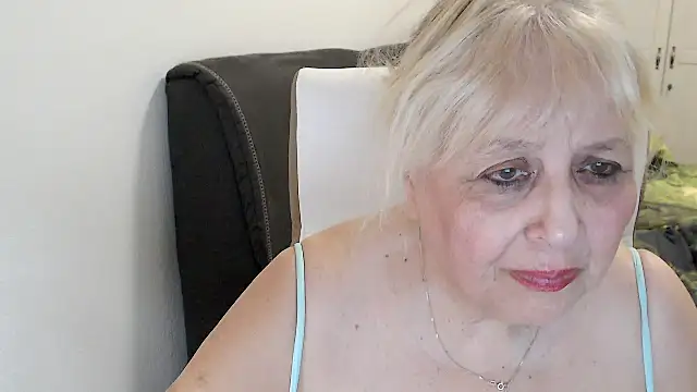 SusiLifeXXX webcam